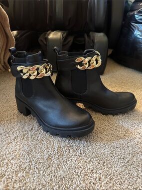 Cape Robbin Ankle Boots